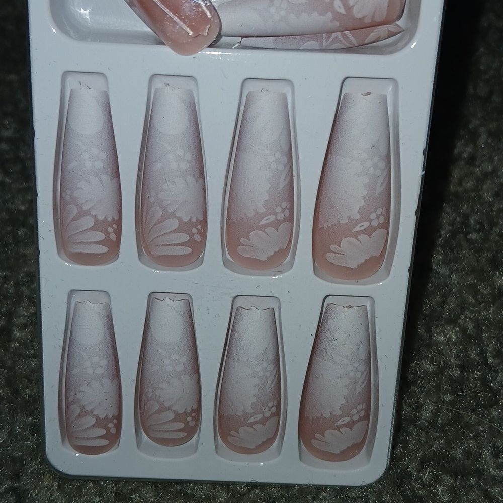 Press on Nails Pink and White Nails  NEW - Picture 5 of 5